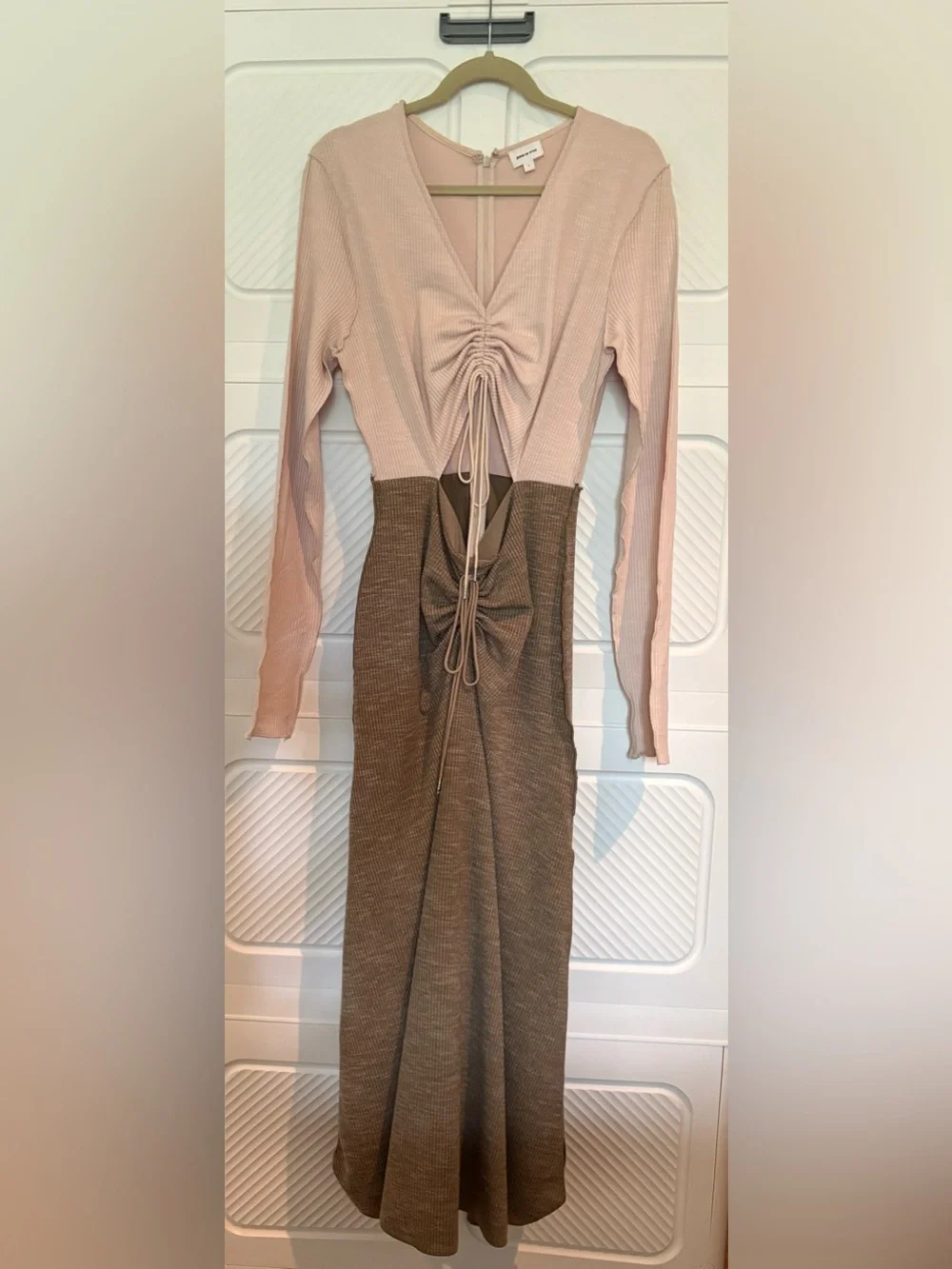 NWOT Neutral Ruched Drawstring Midi Dress - Picture 3 of 5